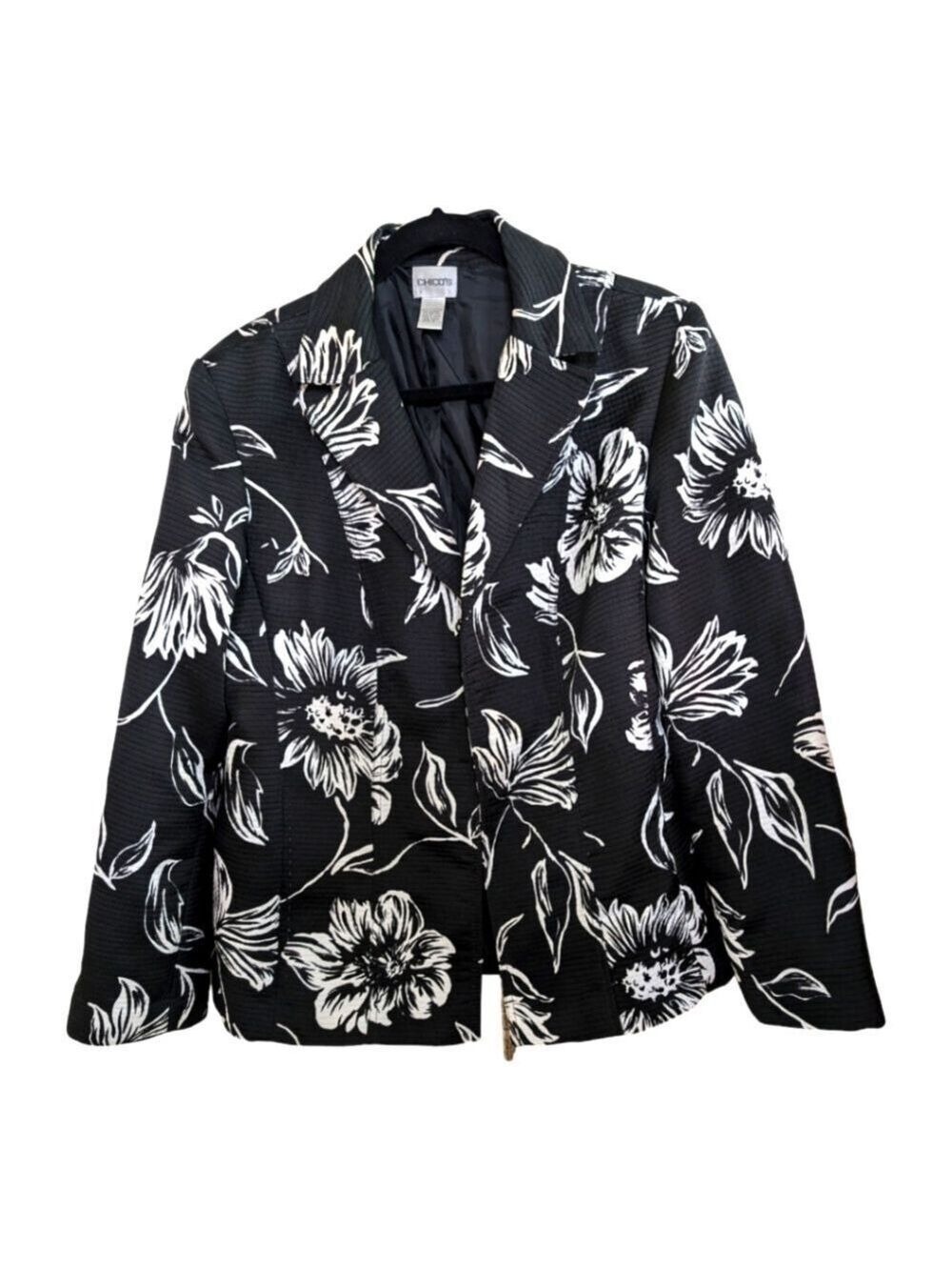 Chico’s Black & White Textured Bold Floral Blazer Size 2 (Medium - 12) Flaws